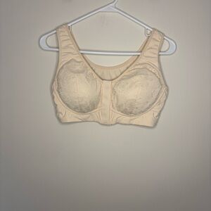 Cream Lace Women's Bra XL front Closure Snap Bra Lacey Comfortable